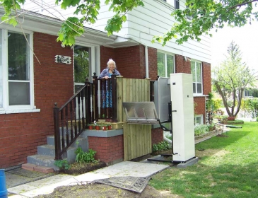 Vertical-Porch-Lift-with-Customer-Angle-2-copy